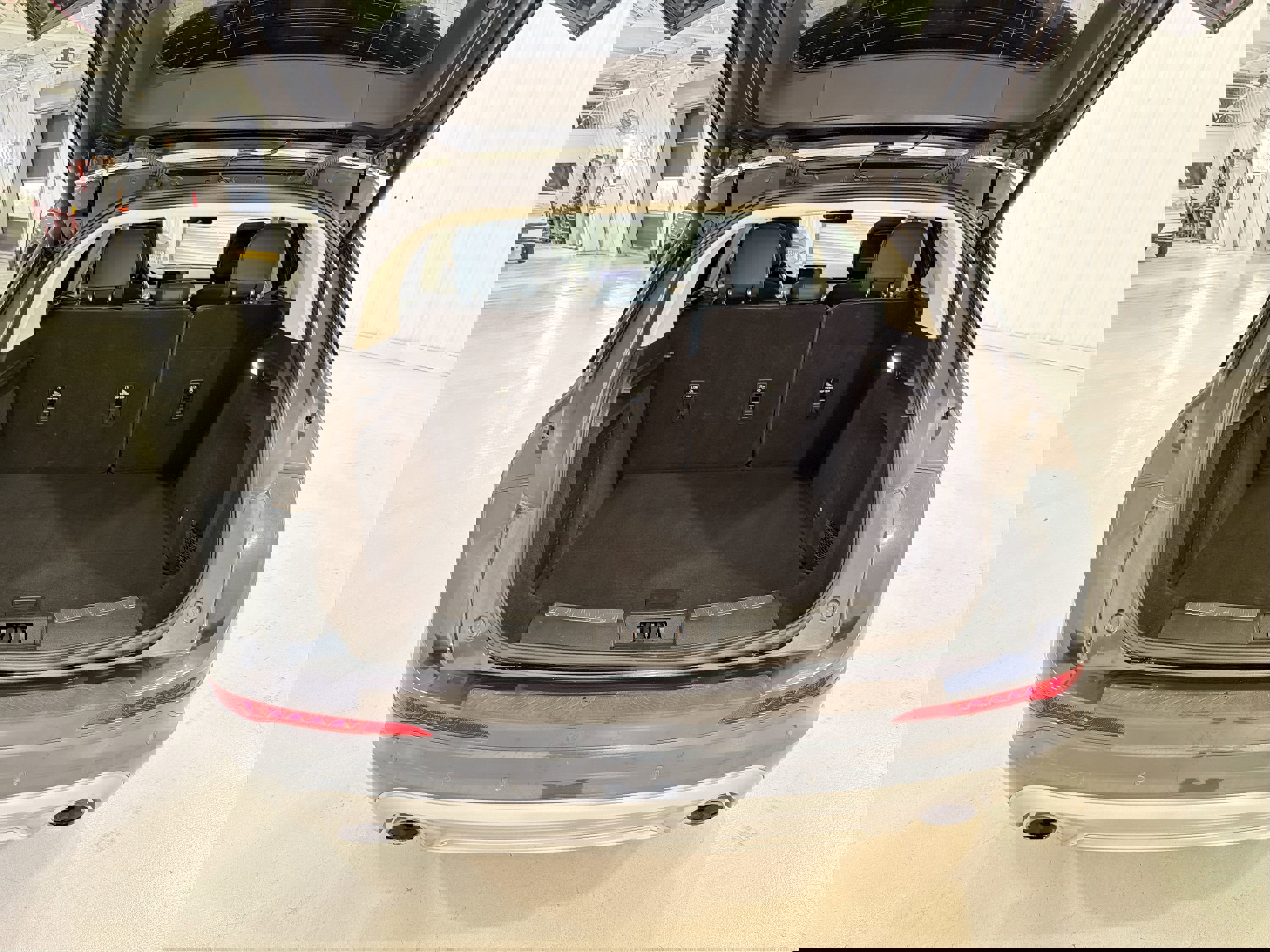 Used 2020 Lincoln Corsair Reserve w/ Equipment Group 201A image 28