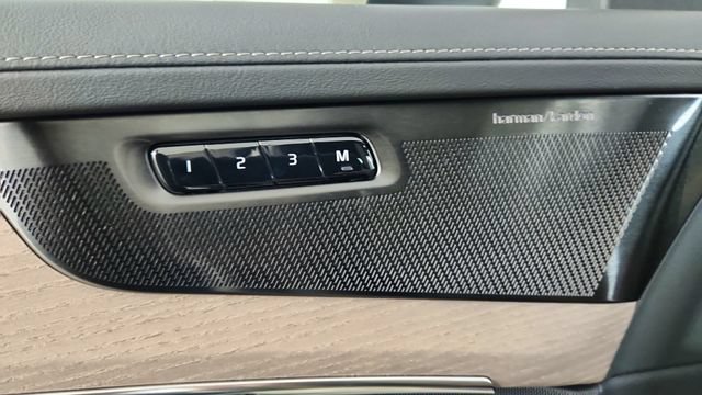 New 2026 Volvo XC90 T8 Plus w/ Protection Package Premier AWD/4WD image 11