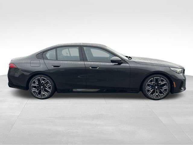 New 2026 BMW 540i xDrive w/ M Sport Package video 2