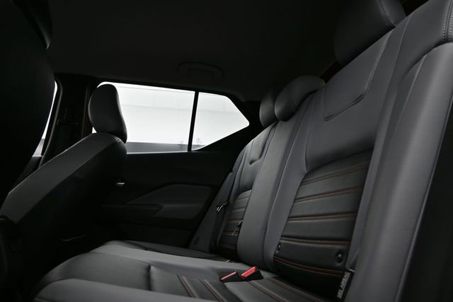 Used 2022 Nissan Kicks SR w/ Premium Package FWD image 11