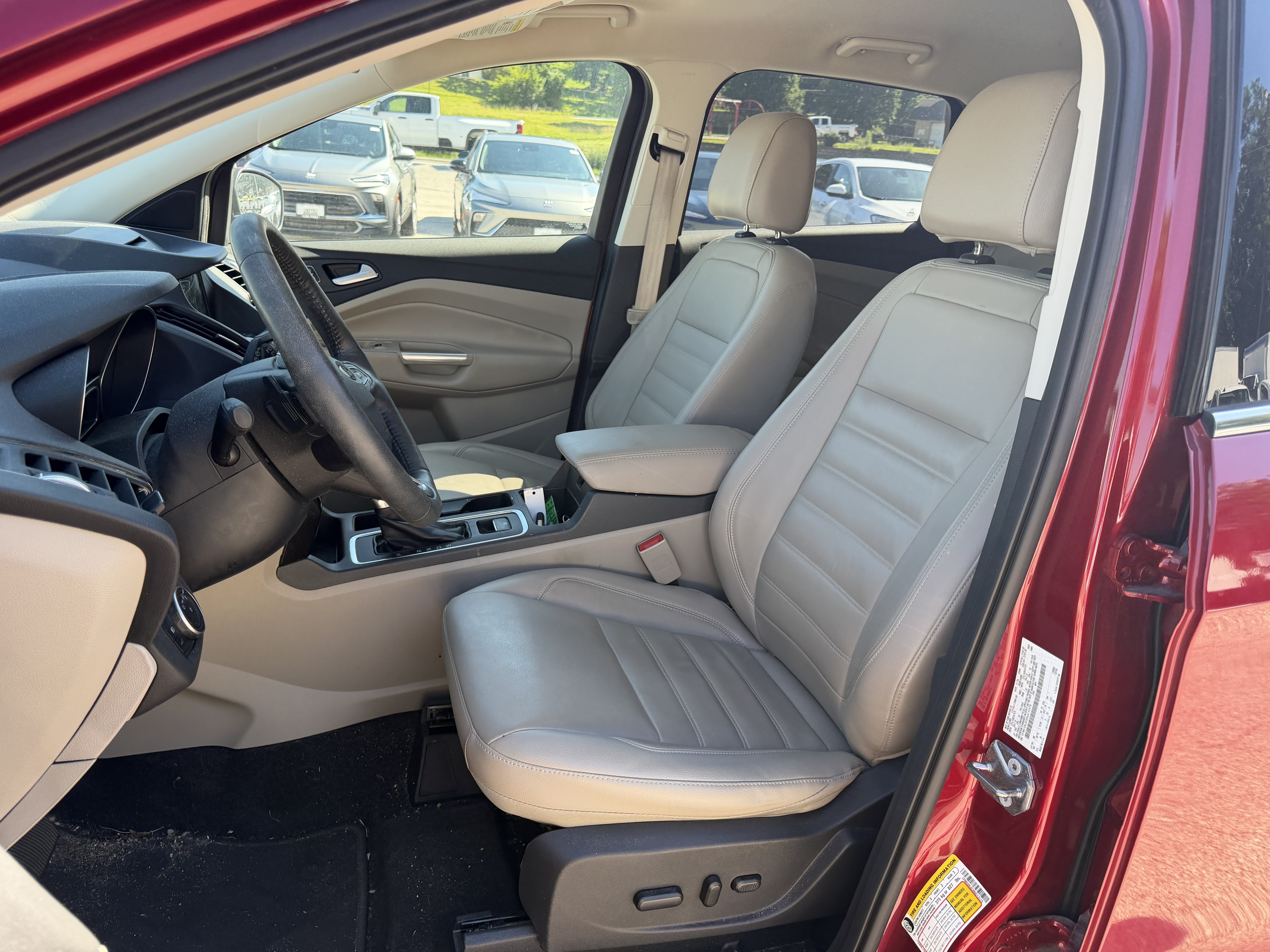 Used 2017 Ford Escape Titanium AWD/4WD image 14