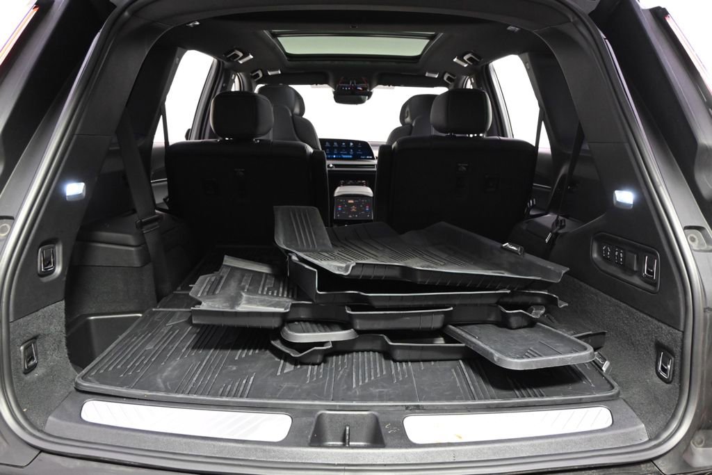 New 2026 Cadillac Vistiq Sport w/ LPO, Floor Liner Package image 19