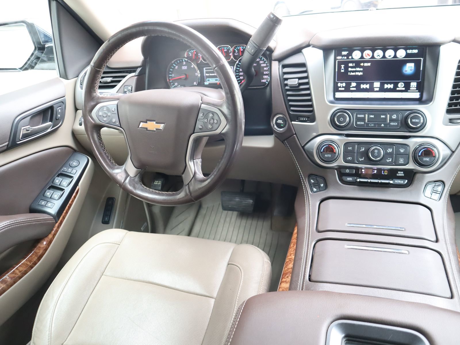 Used 2019 Chevrolet Suburban Premier AWD/4WD image 33