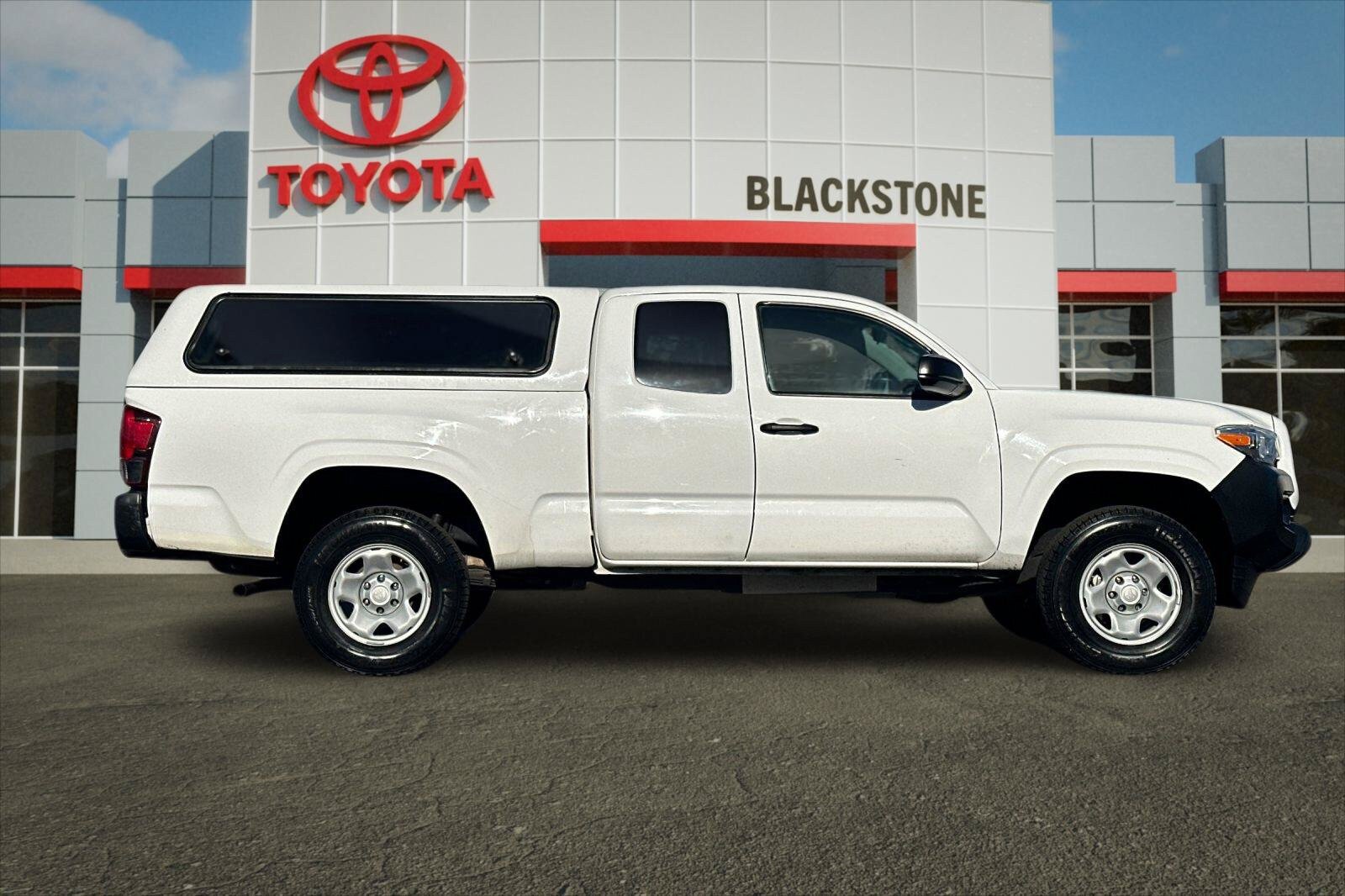 Used 2020 Toyota Tacoma SR RWD image 2