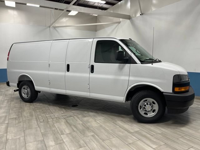New 2026 Chevrolet Express 3500 Extended w/ Driver Convenience Package RWD image 32