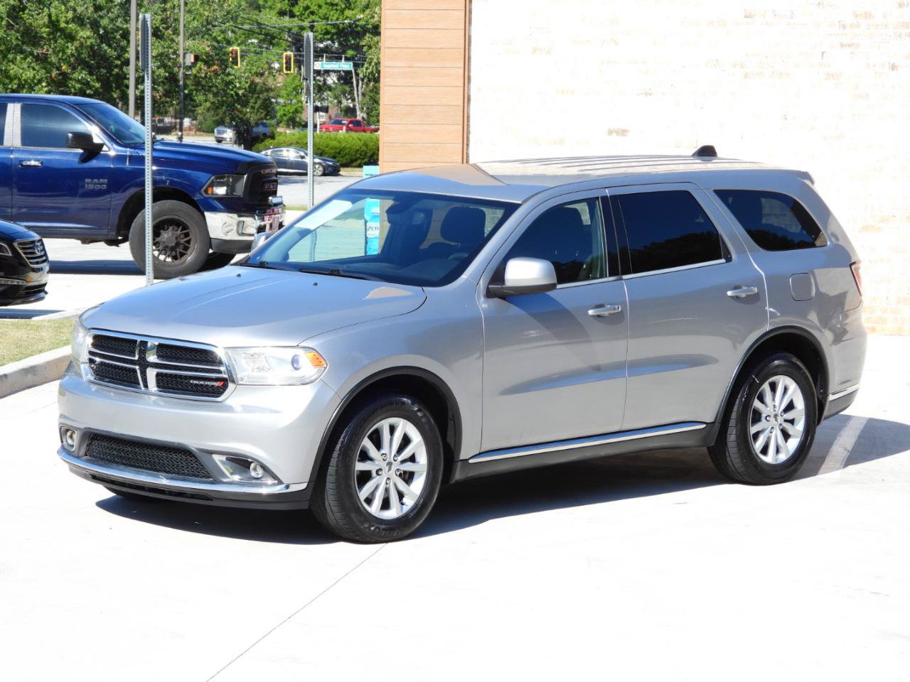 Used 2018 Dodge Durango SXT w/ 3rd Row Seating Group RWD image 23