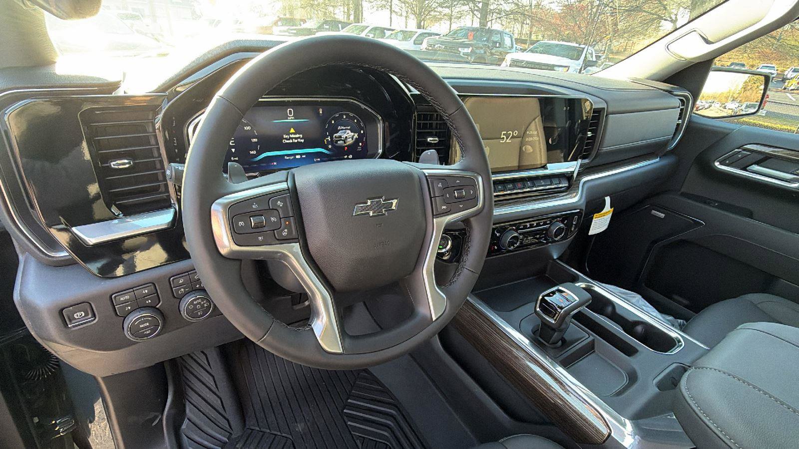 Used 2026 Chevrolet Silverado 1500 LT Trail Boss w/ LT Trail Boss Premium Package AWD/4WD image 18