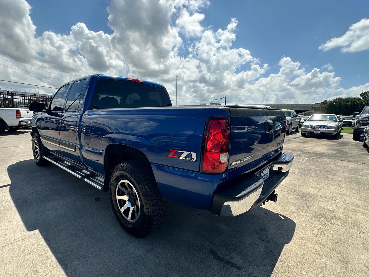 Used 2003 Chevrolet Silverado 1500 LS w/ Off-Road Package AWD/4WD image 3