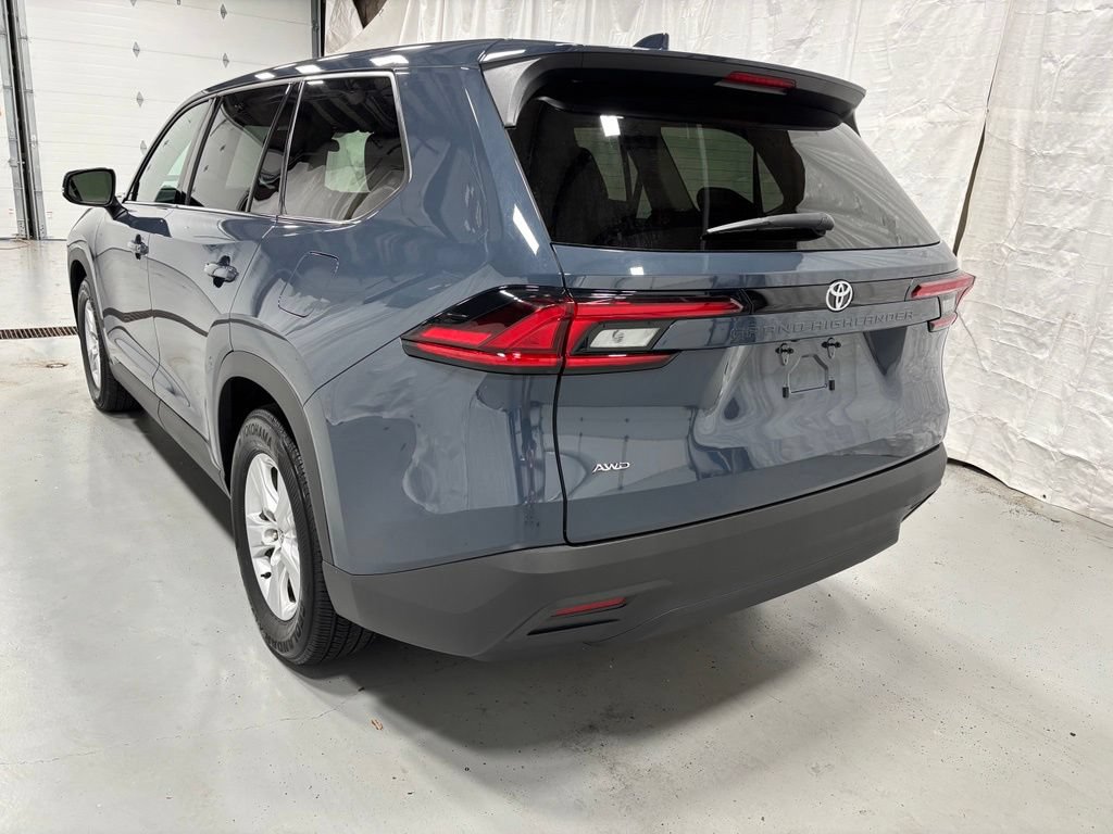 Used 2026 Toyota Grand Highlander AWD image 5