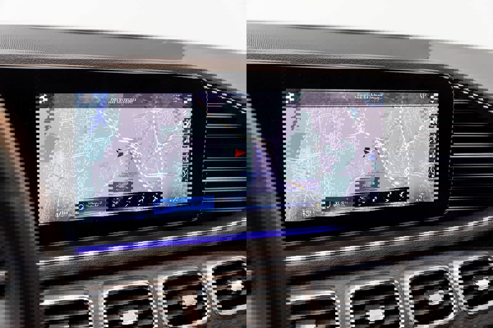 Used 2022 Mercedes-Benz GLE 350 4MATIC w/ Premium Package image 16