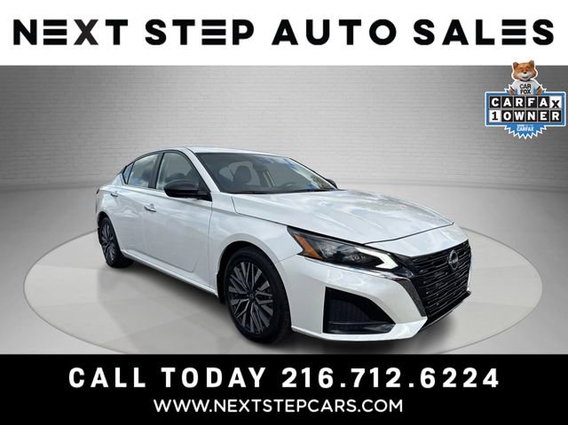 Used 2024 Nissan Altima 2.5 SV FWD image 1