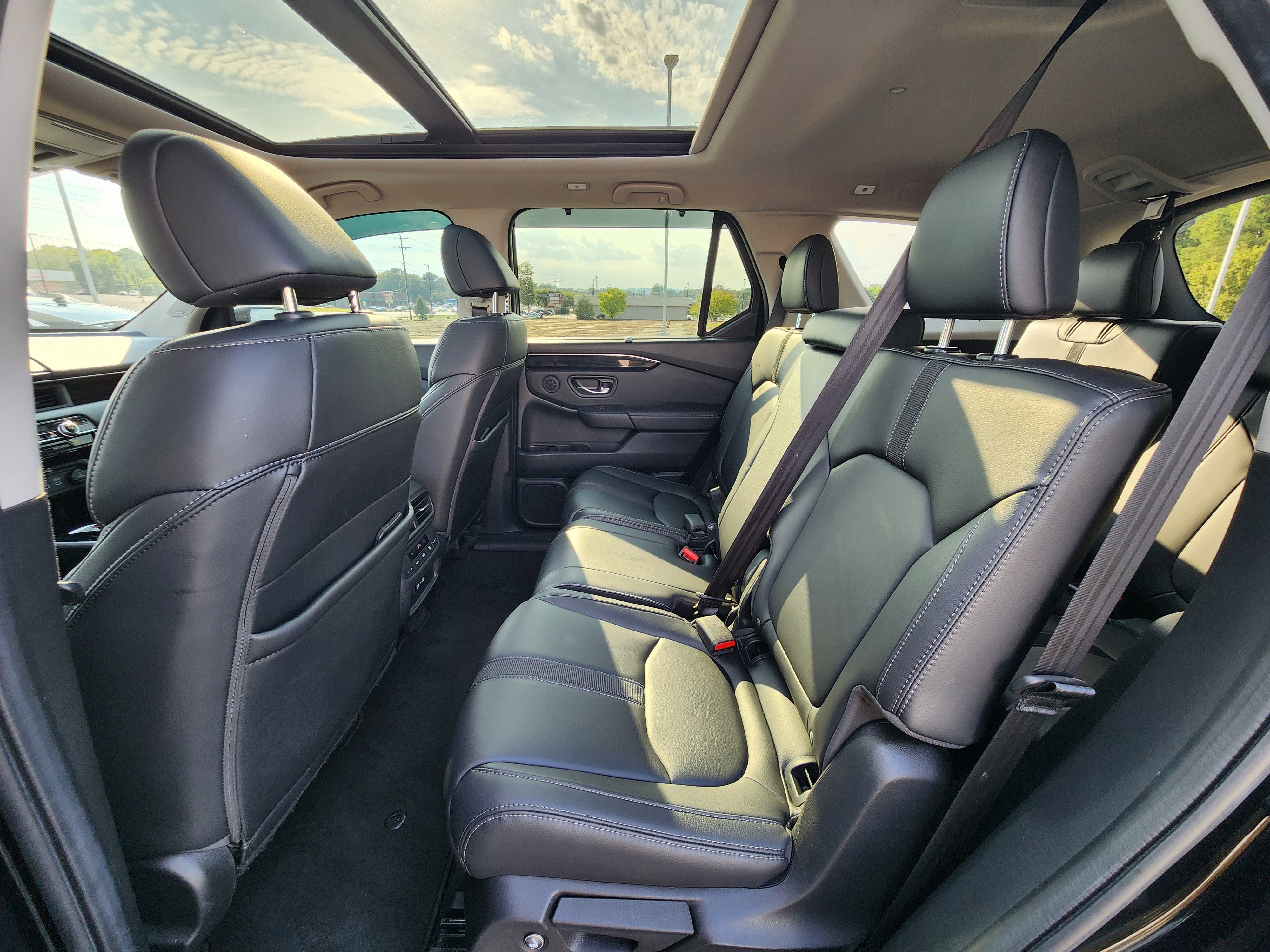 Used 2023 Honda Pilot Touring image 18