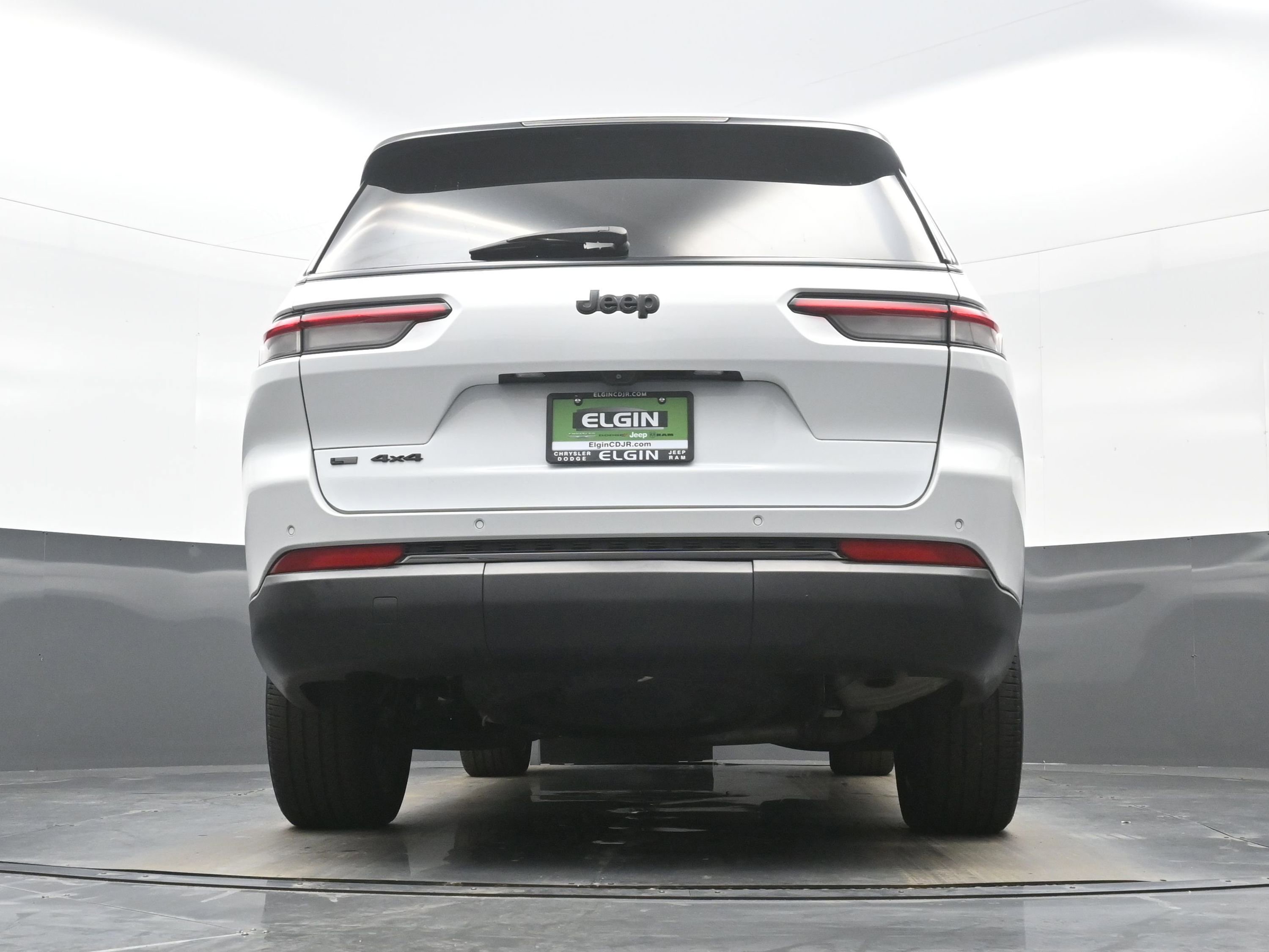 Used 2023 Jeep Grand Cherokee L Laredo image 30