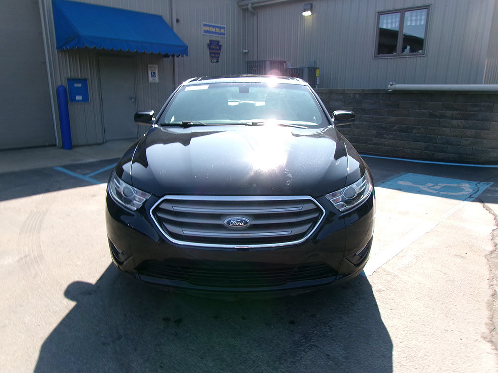 Used 2017 Ford Taurus SEL FWD image 2