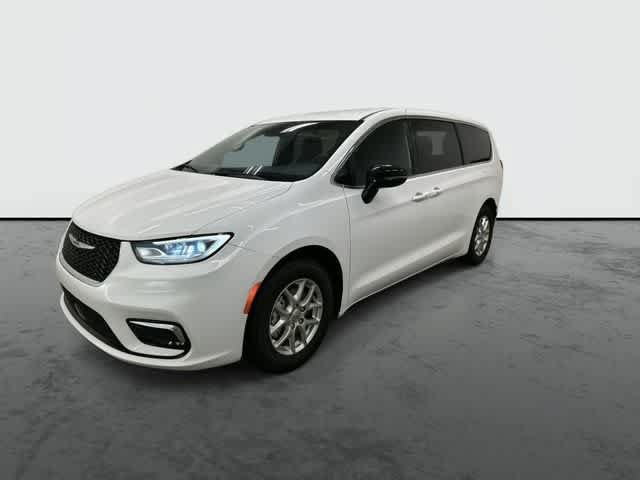 Used 2025 Chrysler Pacifica Select FWD image 8