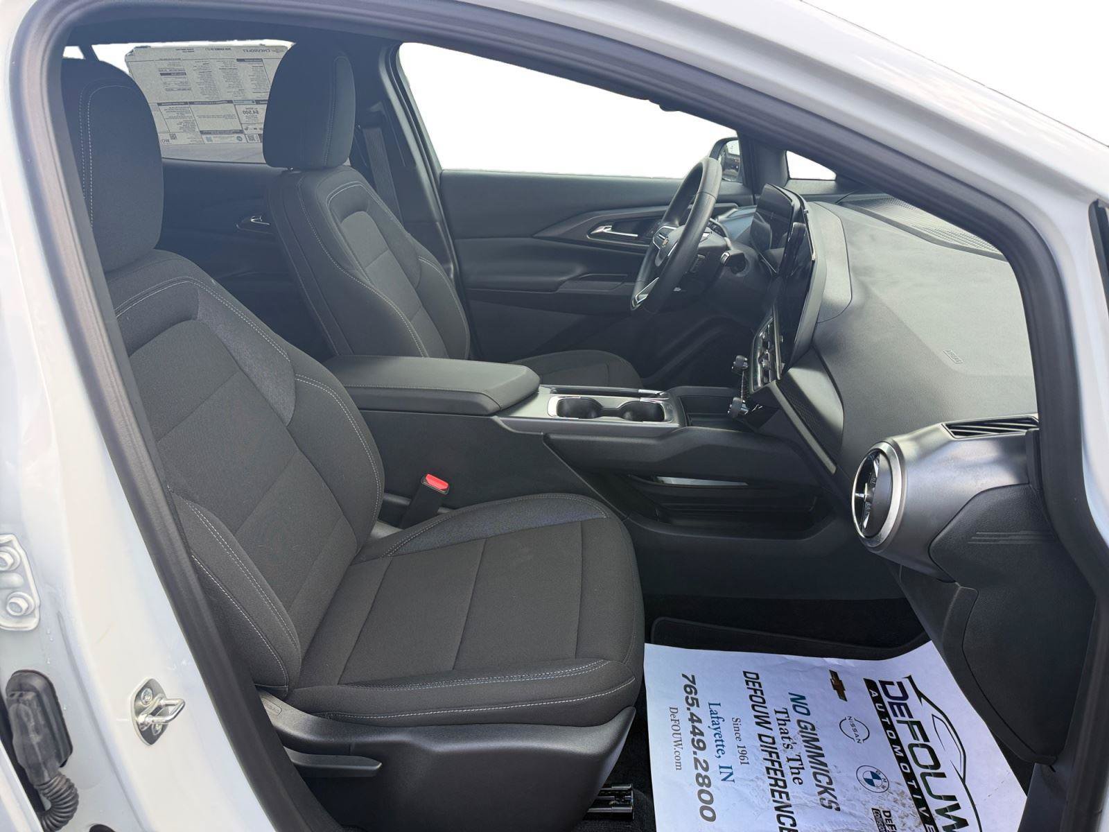Used 2026 Chevrolet Equinox EV LT FWD image 26