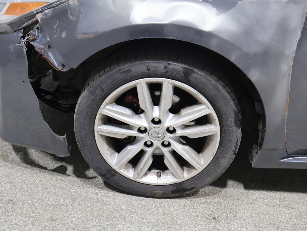 Used 2013 Toyota Avalon XLE FWD image 8