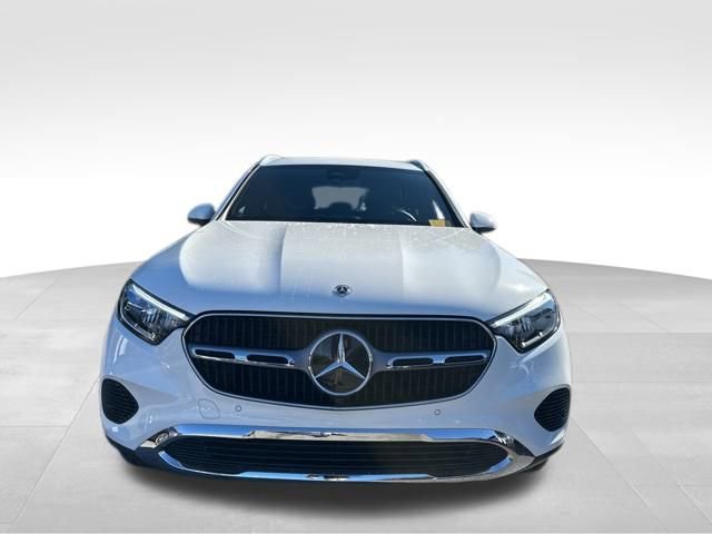 Used 2025 Mercedes-Benz GLC 300 4MATIC image 9