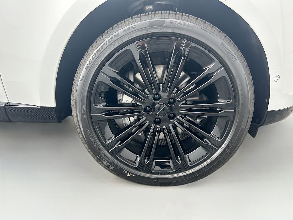 New 2026 Land Rover Range Rover Long Wheelbase SE image 32