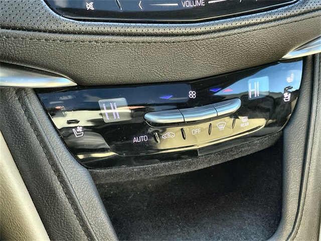 Certified 2018 Cadillac XT5 Premium Luxury image 18