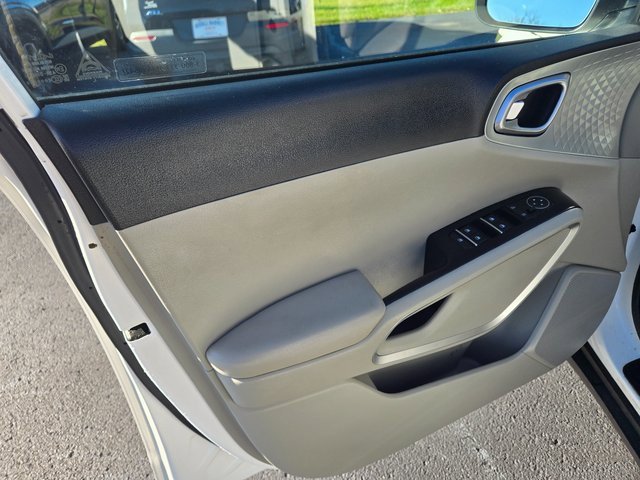 Used 2024 Kia Soul LX w/ Option Group 015 image 21