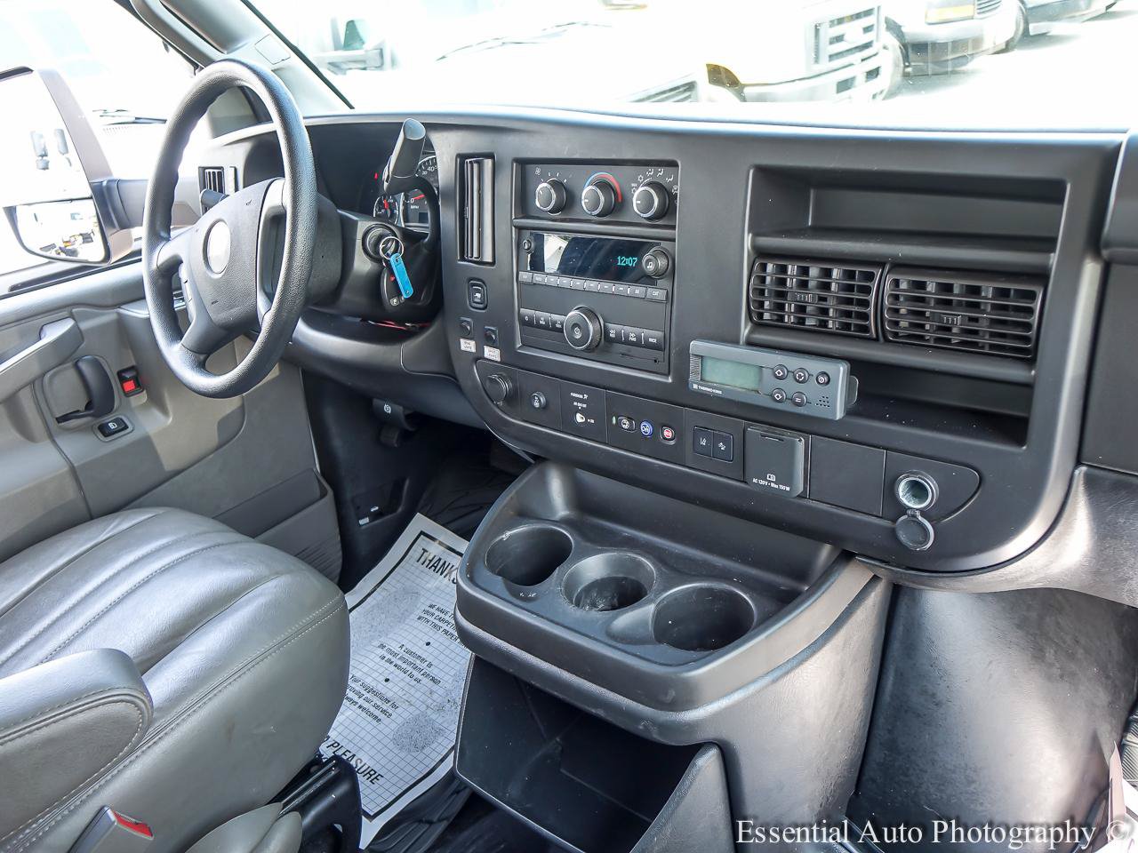 Used 2024 Chevrolet Express 3500 w/ Power Convenience Package RWD image 18