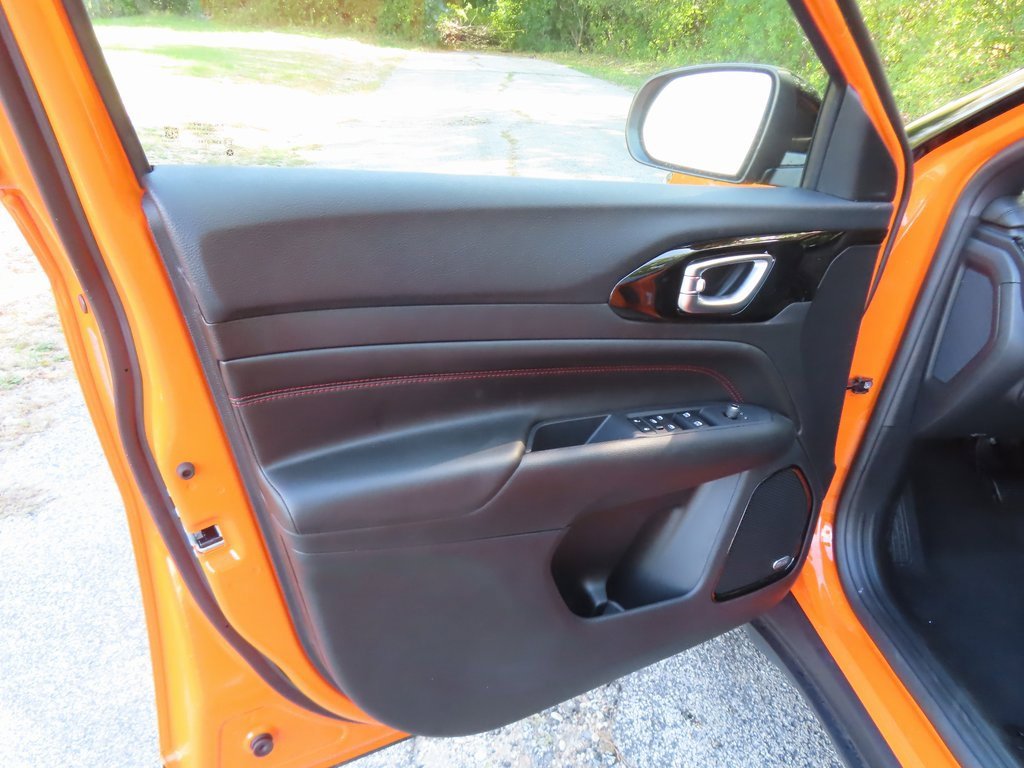 New 2026 Jeep Compass Trailhawk w/ Sun, Sound & Navigation Group image 25