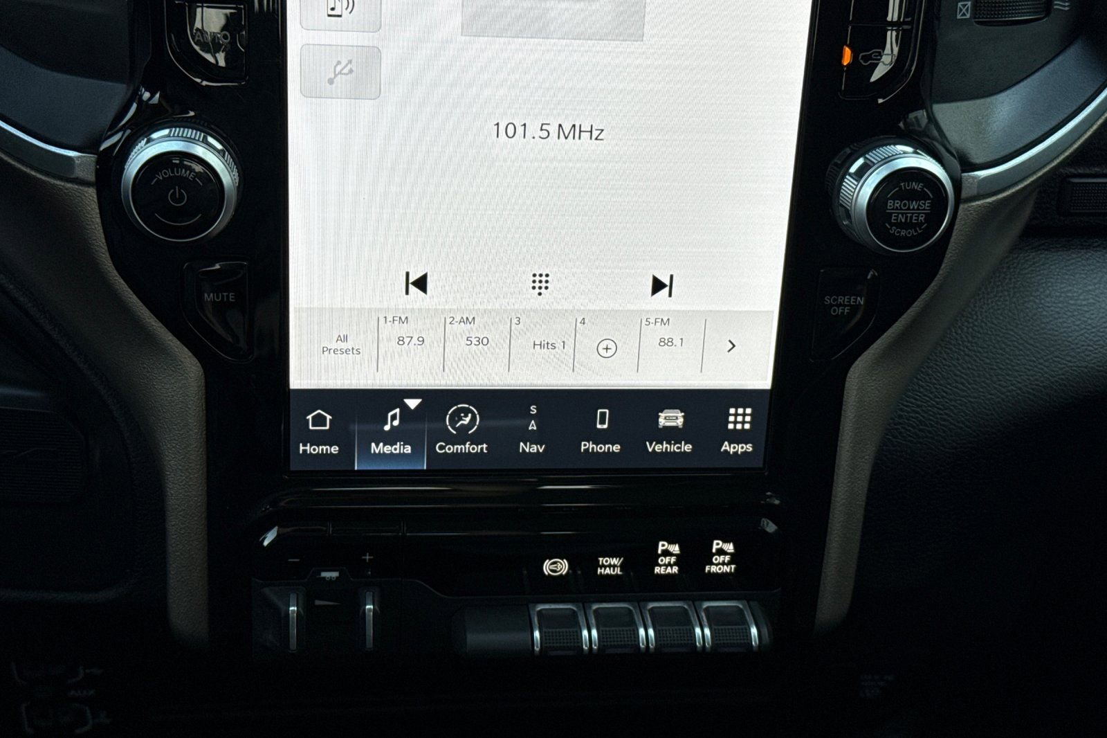 Used 2024 RAM 2500 Laramie AWD/4WD image 20