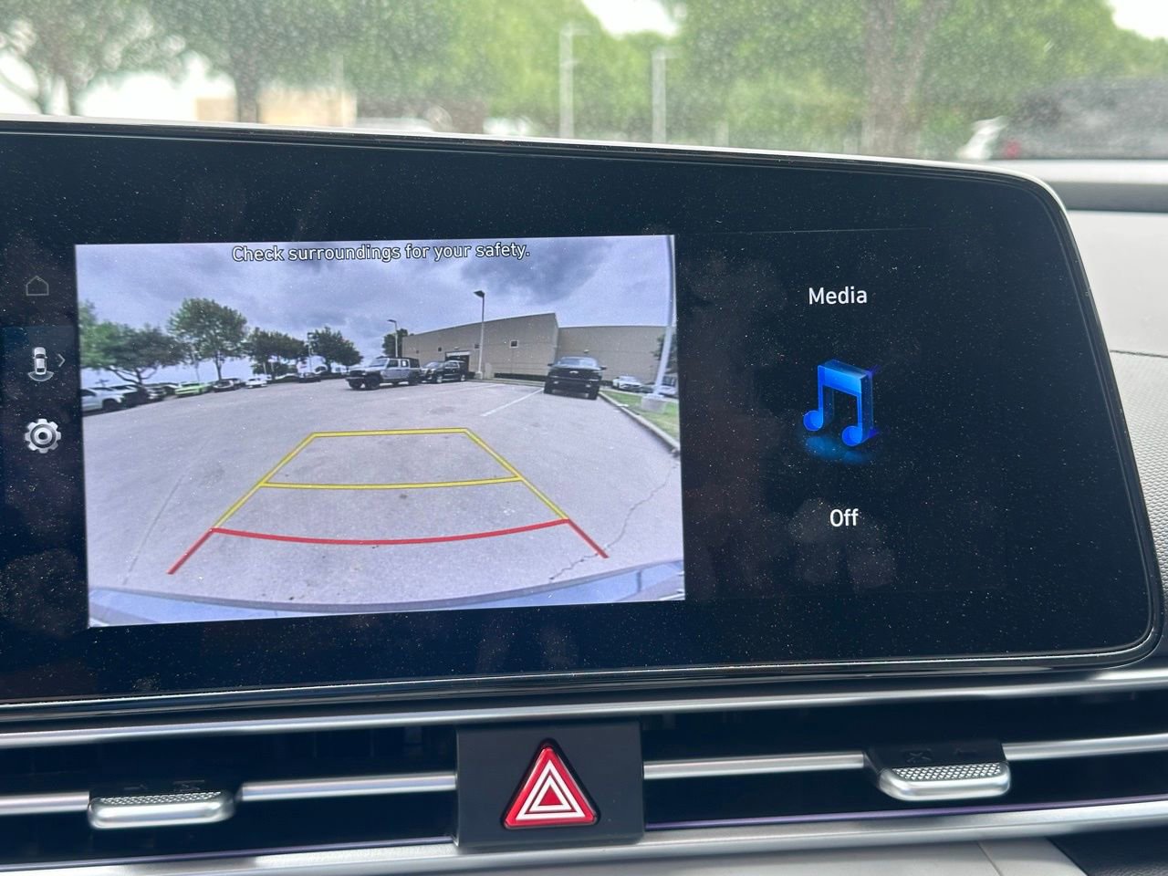 Used 2025 Hyundai Elantra Limited image 35