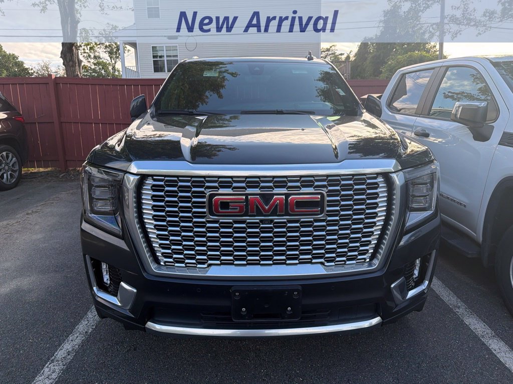 Used 2022 GMC Yukon Denali w/ Denali Premium Package AWD/4WD image 10