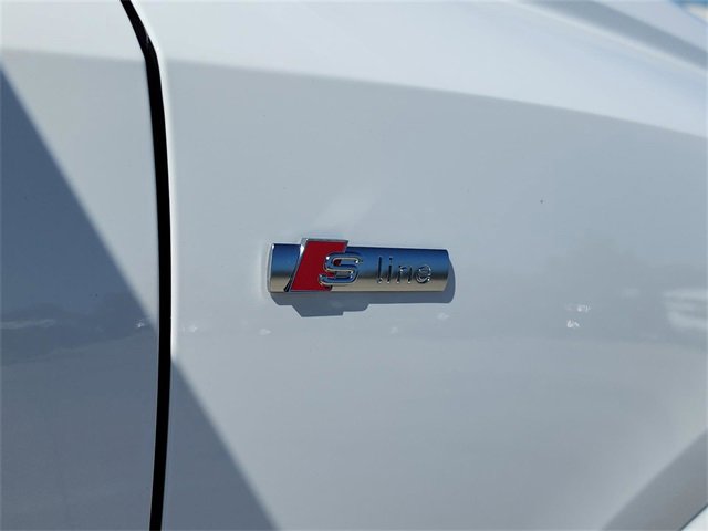 New 2025 Audi Q3 2.0T Premium image 10