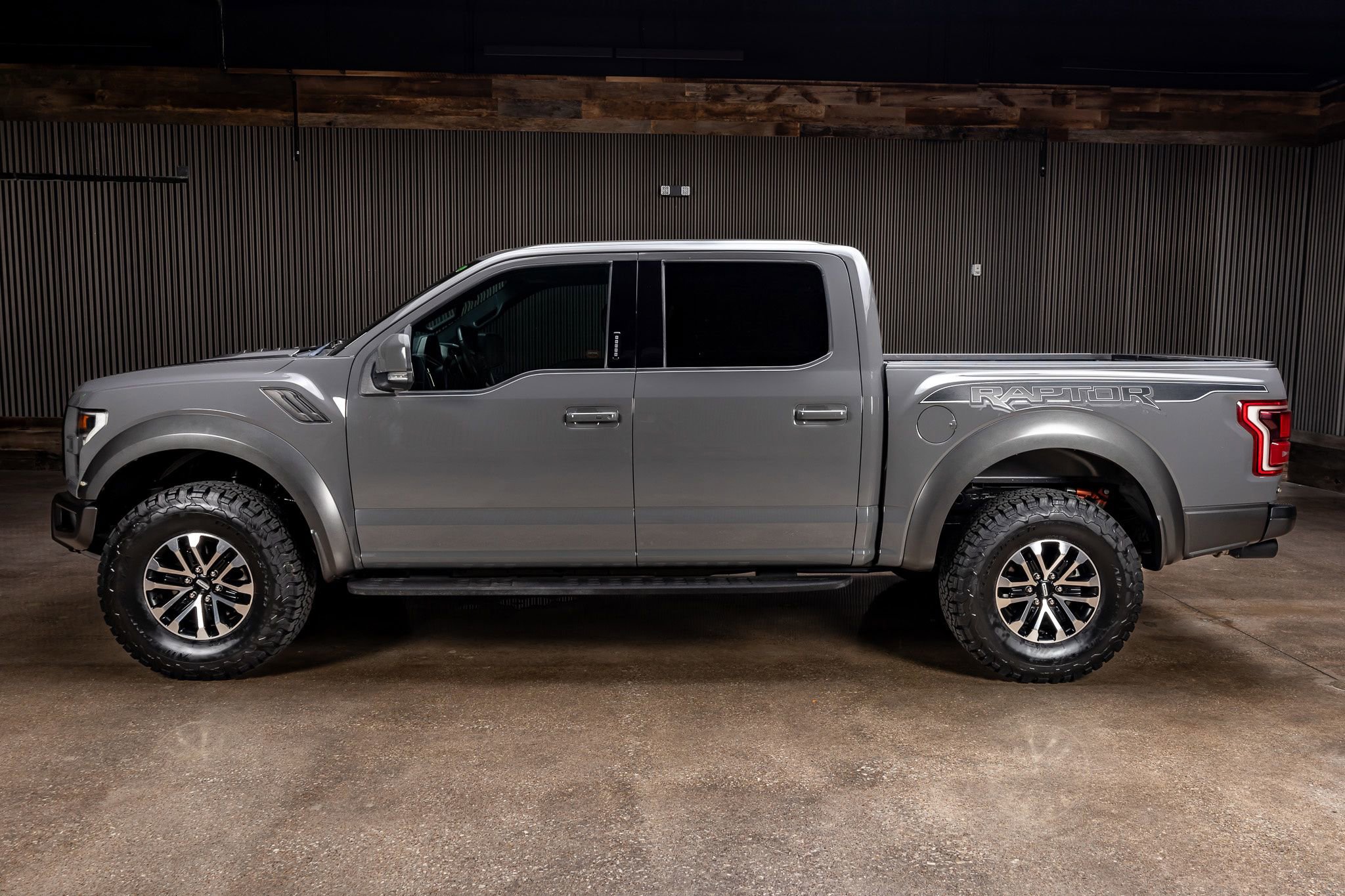 Used 2020 Ford F150 Raptor w/ Equipment Group 802A Luxury image 5