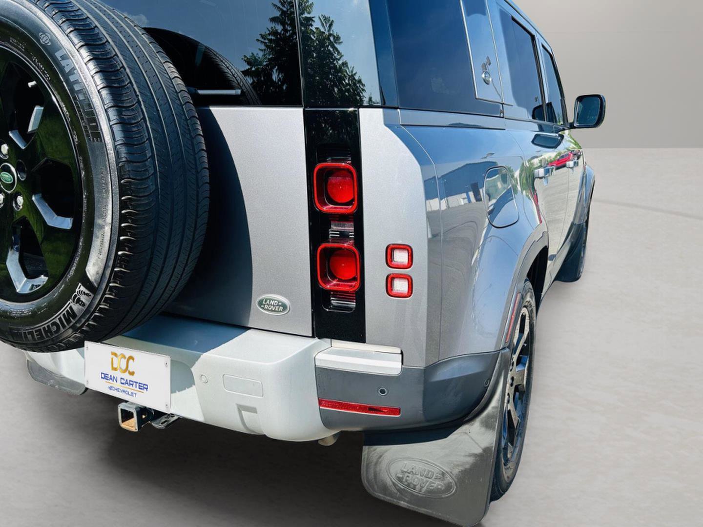 Used 2020 Land Rover Defender 110 HSE image 12