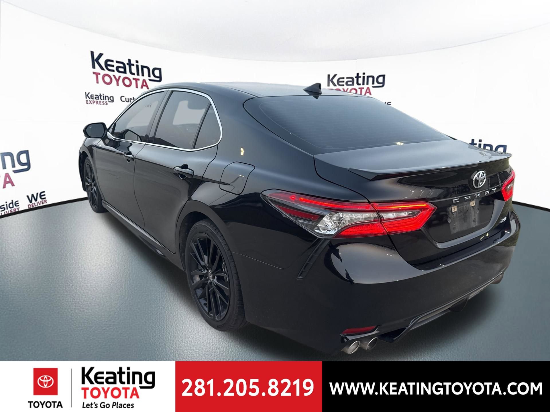 Used 2023 Toyota Camry XSE FWD image 5