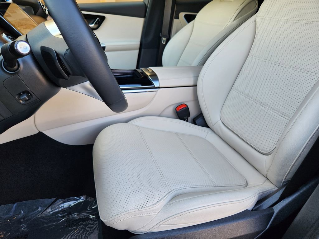 Used 2026 Mercedes-Benz GLC 300 4MATIC image 12