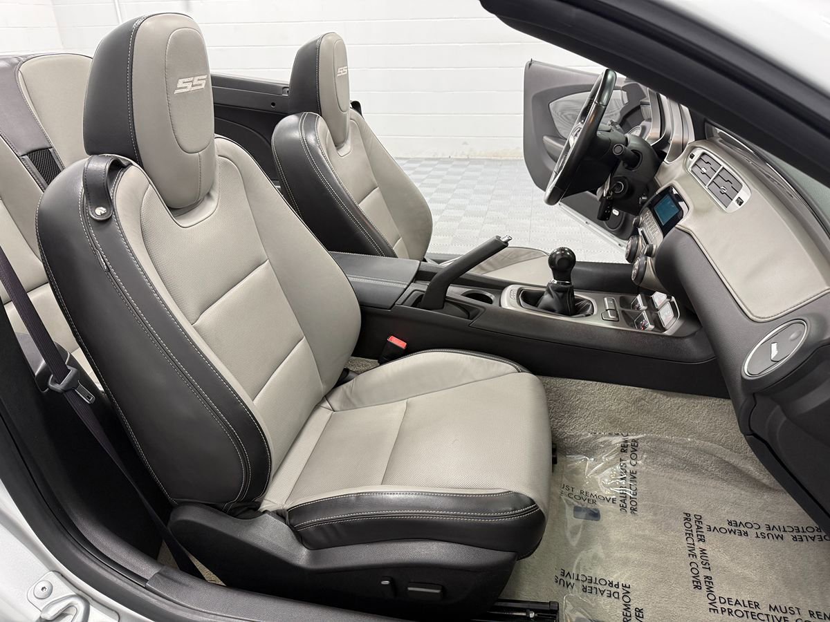 Used 2012 Chevrolet Camaro SS RWD image 20