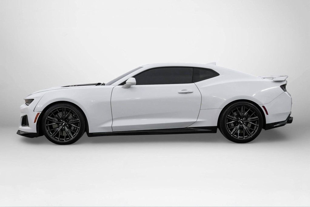 Used 2018 Chevrolet Camaro ZL1 image 9