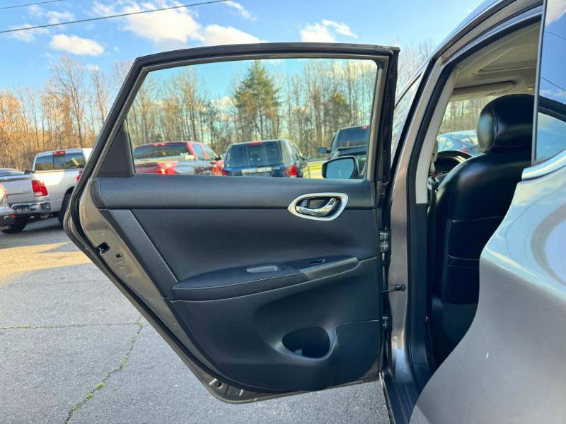 Used 2015 Nissan Sentra SV w/ Style Package FWD image 10