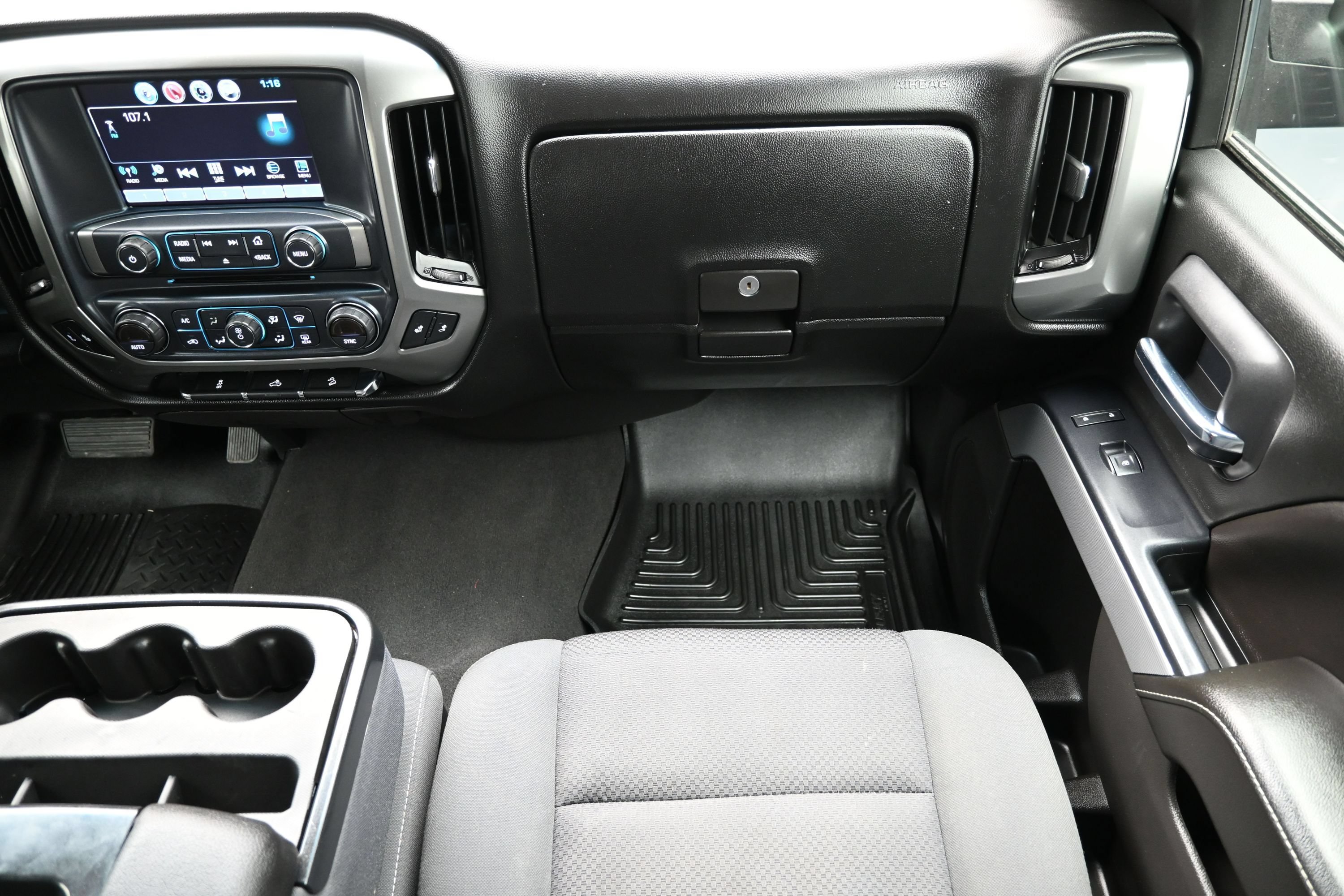 Used 2018 Chevrolet Silverado 1500 LT w/ All Star Edition AWD/4WD image 37