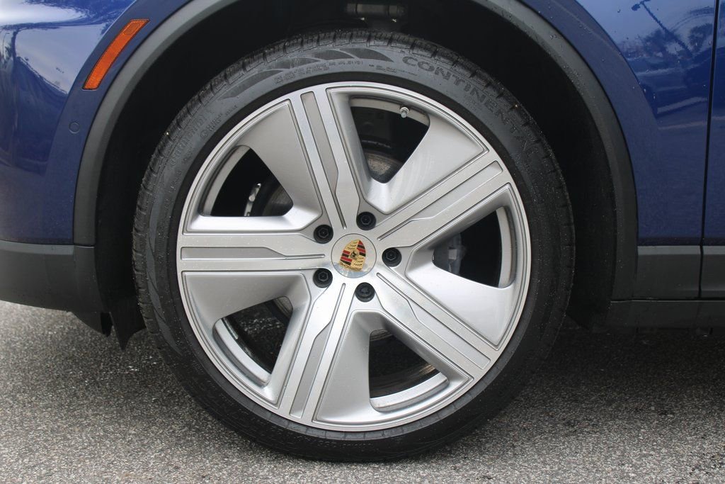 Certified 2024 Porsche Macan 4 Electric image 14