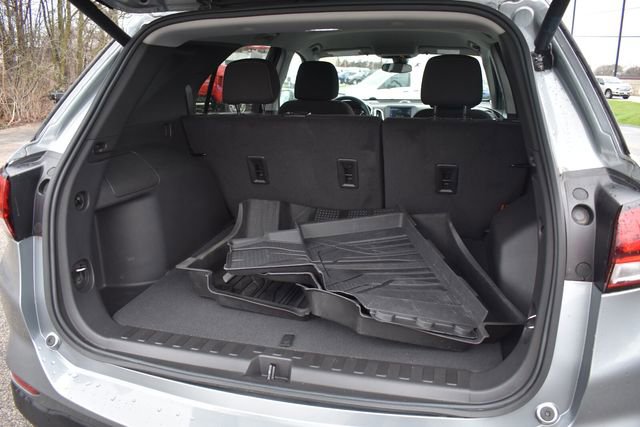 Used 2024 Chevrolet Equinox LT w/ LPO, Floor Liner Package FWD image 18