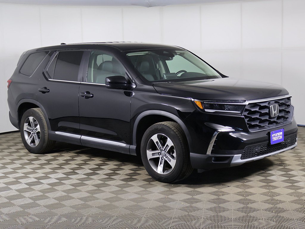 Used 2025 Honda Pilot EX-L image 2