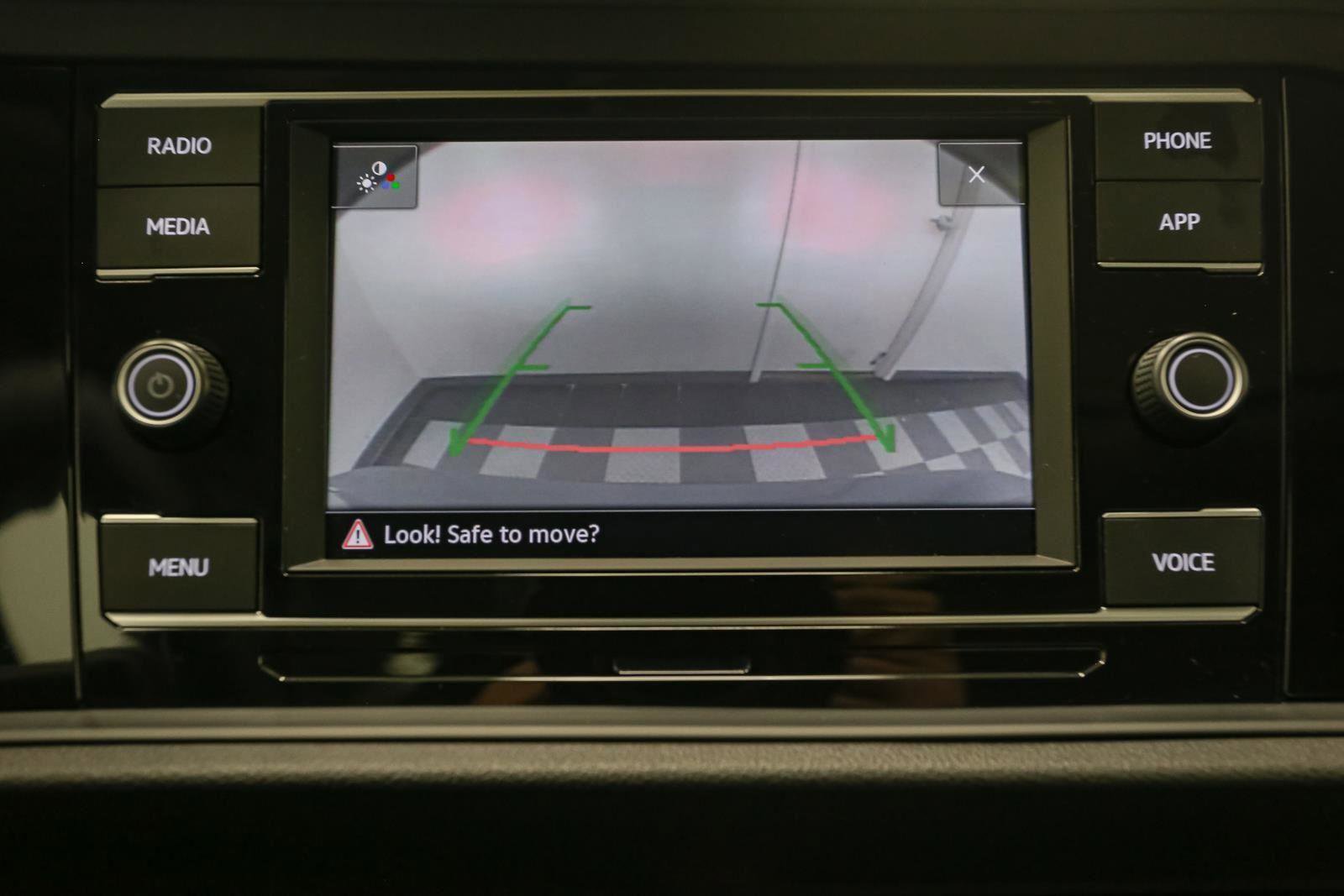 Certified 2024 Volkswagen Jetta SE image 33