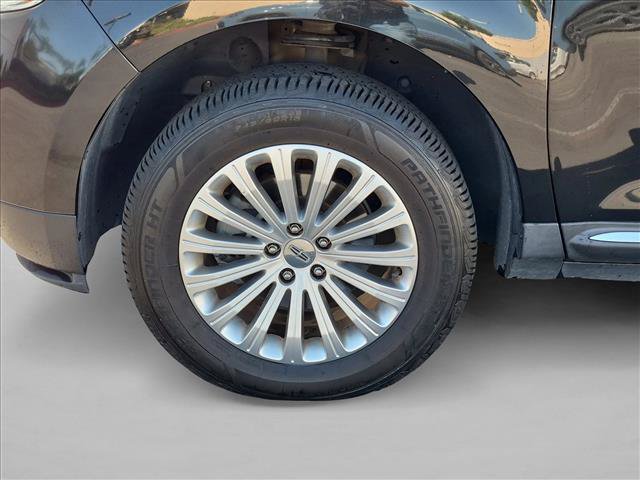 Used 2013 Lincoln MKX AWD w/ Class II Trailer Tow Pkg image 14