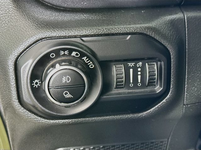 Used 2022 Jeep Gladiator Sport AWD/4WD image 10