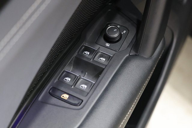 Used 2026 Volkswagen Tiguan SE AWD/4WD image 20
