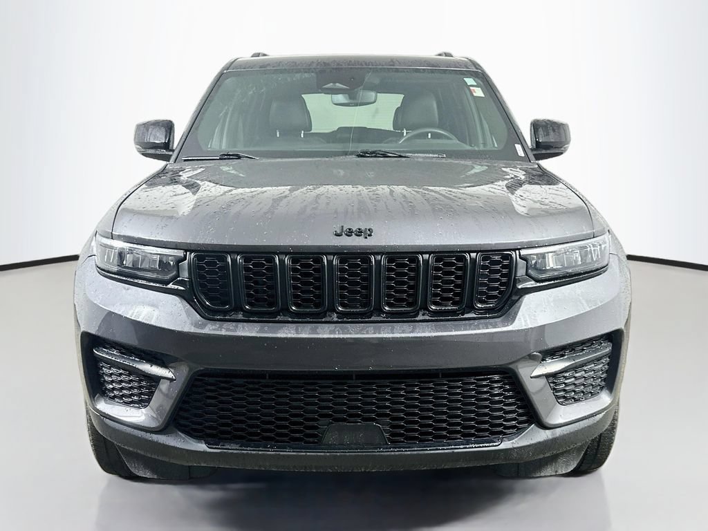 Used 2023 Jeep Grand Cherokee Altitude AWD/4WD image 2