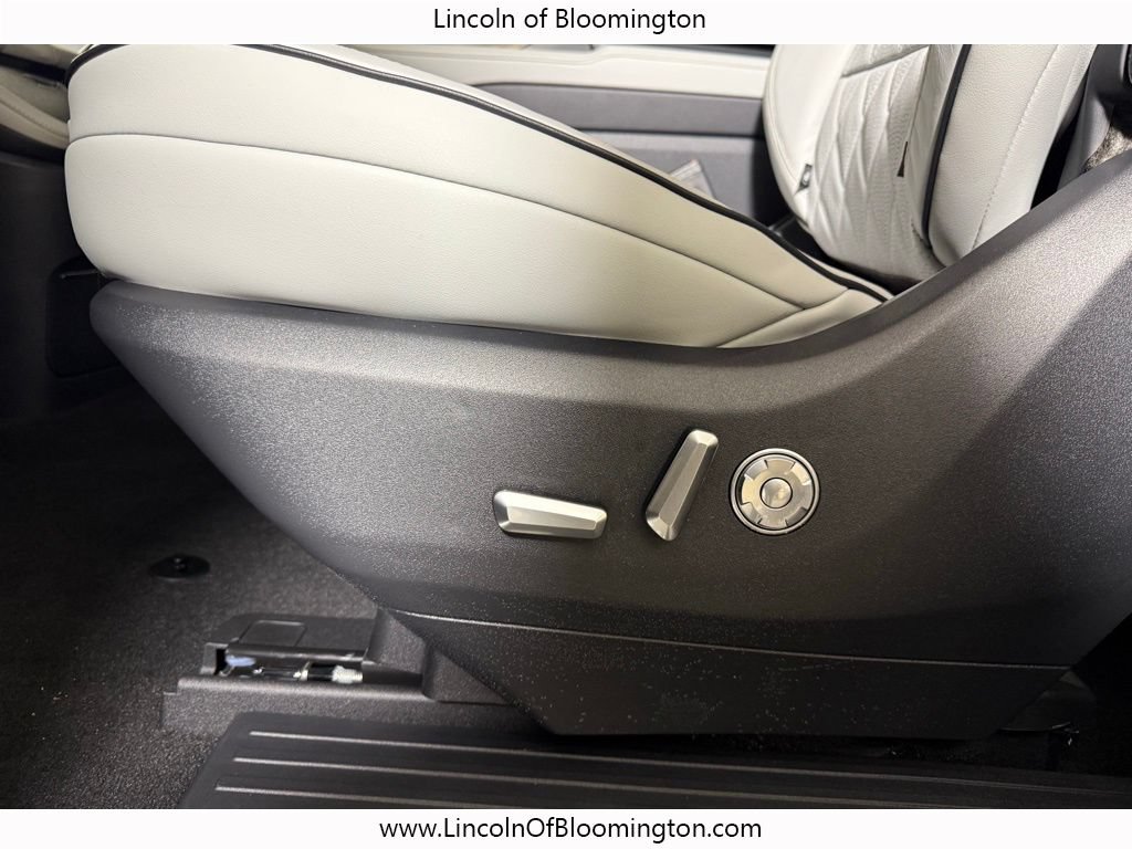 New 2025 Lincoln Navigator L Black Label AWD/4WD image 49