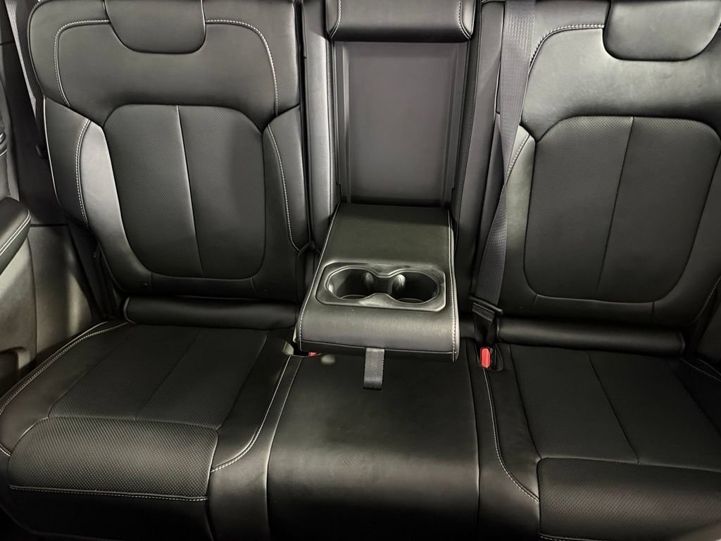 Used 2024 Jeep Grand Cherokee Overland w/ Advanced Protech Group III AWD/4WD image 18