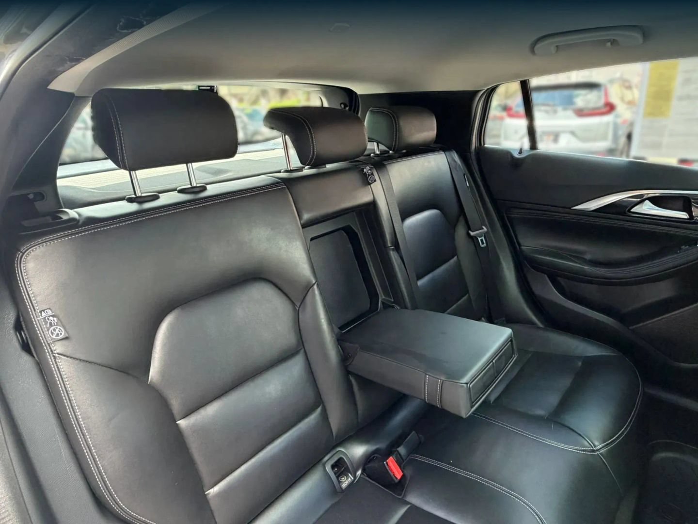 Used 2018 INFINITI QX30 AWD image 28